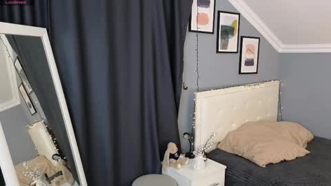 Snapshot of vienna_gones chatting on March 2026 12:16:02 PM Eva online show from March 2026 12:16:02 PM