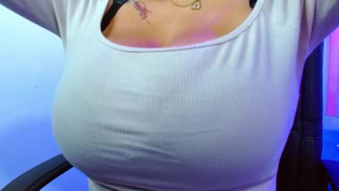 viioleta online show from April 2026 12:29:02 PM