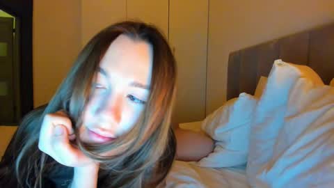Vika   online show from March 2026 01:11:01 AM