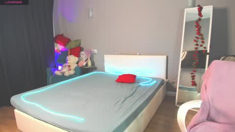 Hello guys I am Vikky Krauss not Vicky online show from December 2024 06:09:02 AM