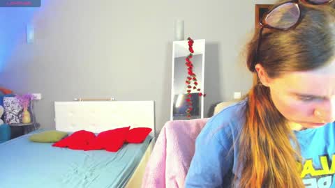 Hello guys I am Vikky Krauss not Vicky online show from December 2024 06:14:02 AM