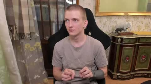 Dimoooooon online show from April 2026 07:29:02 PM