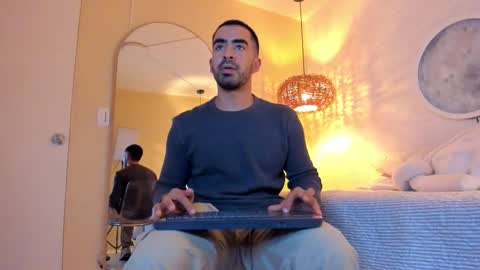 Snapshot of vince_colin chatting on November 2025 05:40:02 AM VINCE online show from November 2025 05:40:02 AM