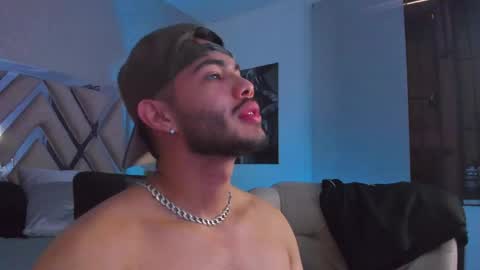 Snapshot of vincentblack_ chatting on June 2026 06:22:02 PM Vincent online show from June 2026 06:22:02 PM