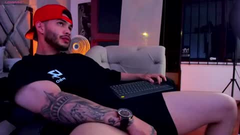 Snapshot of vincentblack_ chatting on July 2026 06:53:01 AM Vincent online show from July 2026 06:53:01 AM