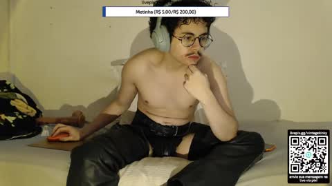 vintagekink online show from May 2026 03:22:01 AM