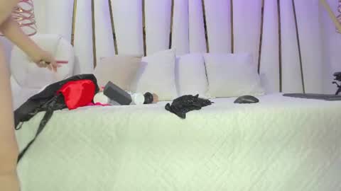 Snapshot of violeet_gray chatting on June 2026 11:34:02 AM violeet_gray online show from June 2026 11:34:02 AM