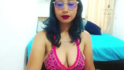V I O L E T  online show from May 2026 01:49:01 PM