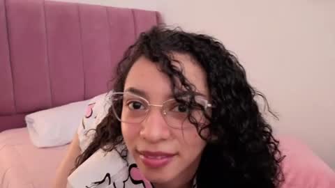 Snapshot of violet__15 chatting on June 2026 12:03:02 PM violet__15 online show from June 2026 12:03:02 PM