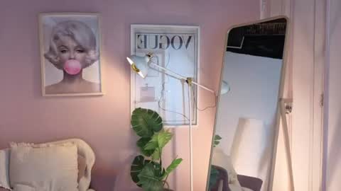 Snapshot of violet__15 chatting on June 2026 11:57:01 AM violet__15 online show from June 2026 11:57:01 AM
