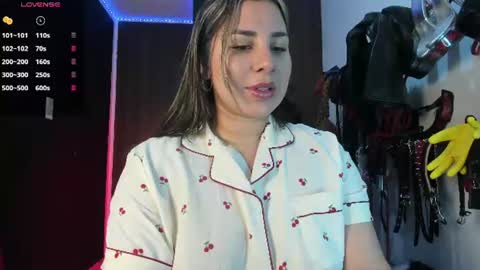 Snapshot of violet_bdsmx chatting on June 2026 03:25:02 PM Kim online show from June 2026 03:25:02 PM