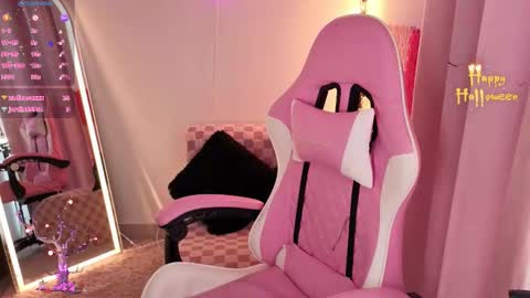 violet online show from October 2025 05:44:02 PM