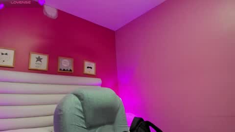 violet_sinclair online show from April 2026 11:27:01 AM