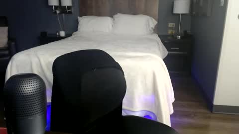 violet_winter97 online show from March 2026 06:45:02 PM