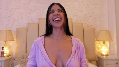 Violeta online show from June 2026 03:57:01 PM