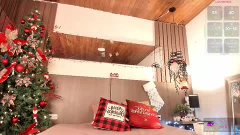 Violet online show from December 2025 01:37:02 PM