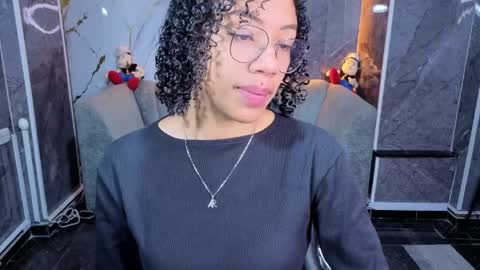 violeth_b online show from April 2026 01:00:02 PM