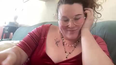 Snapshot of violetlyhappy chatting on March 2026 05:29:01 PM violetlyhappy online show from March 2026 05:29:01 PM
