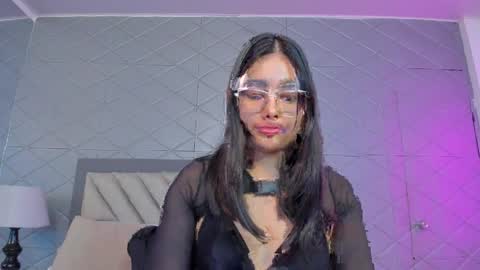 Violet Rousse online show from April 2026 02:25:01 PM