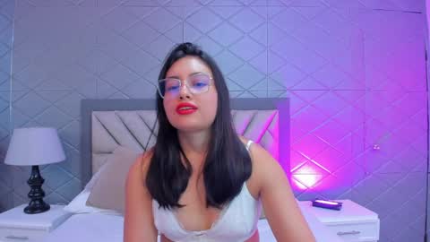 Violet Rousse online show from April 2026 03:35:01 PM