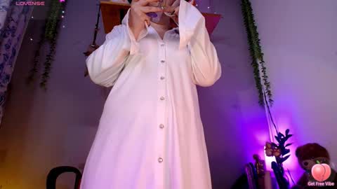 Snapshot of violettasexycam chatting on February 2026 10:19:01 PM violetafetish online show from February 2026 10:19:01 PM