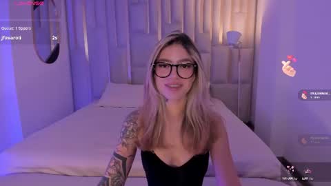 Snapshot of violetthansson chatting on June 2026 10:15:01 AM Violett online show from June 2026 10:15:01 AM