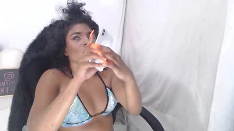 Snapshot of violetxia_ chatting on February 2026 04:06:01 AM violetxia_ online show from February 2026 04:06:01 AM