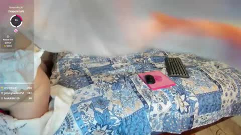 violleeet_ online show from February 2026 06:40:02 AM