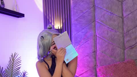 viollettebylyly online show from April 2026 12:27:02 PM