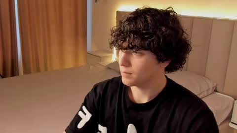 Snapshot of vip_person_ chatting on March 2026 02:32:01 PM vip_person_ online show from March 2026 02:32:01 PM