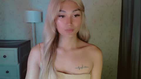 Snapshot of virgenpearl chatting on June 2026 02:01:01 AM Pearl online show from June 2026 02:01:01 AM