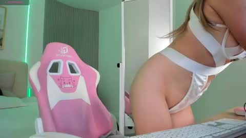 Snapshot of virrginchloee chatting on June 2026 03:00:01 AM Chloe online show from June 2026 03:00:01 AM