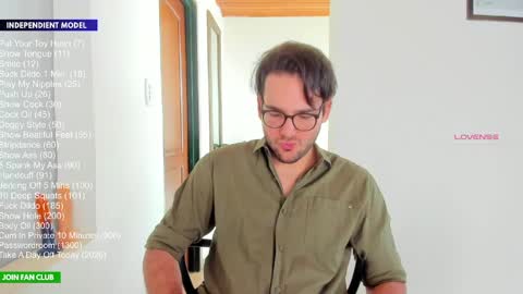 Snapshot of vito_ferrero chatting on June 2026 08:47:01 PM Vito Ferrer online show from June 2026 08:47:01 PM