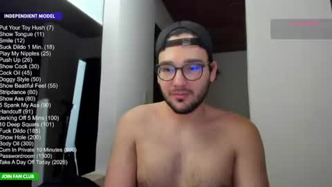 Snapshot of vito_ferrero chatting on June 2026 01:25:01 AM Vito Ferrer online show from June 2026 01:25:01 AM
