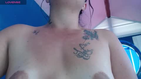 Snapshot of vitoria23_ chatting on November 2025 03:22:01 PM victoria 3 online show from November 2025 03:22:01 PM