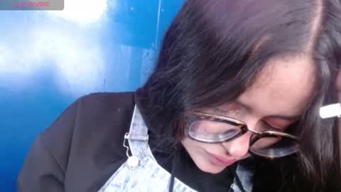 Snapshot of vitoria23_ chatting on December 2025 02:04:01 PM victoria 3 online show from December 2025 02:04:01 PM