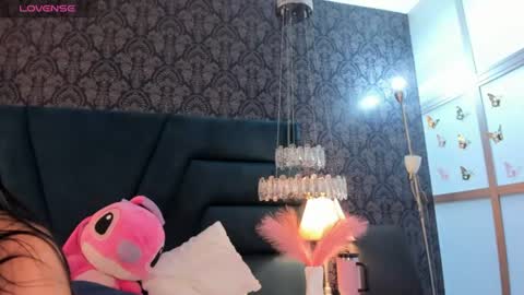 Snapshot of vivi_prinncess chatting on June 2026 12:24:02 AM Viviana online show from June 2026 12:24:02 AM