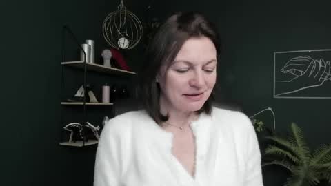 Vivian online show from April 2026 05:46:02 AM