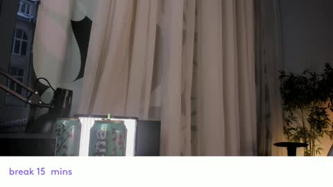 vivian_qwerty online show from December 2024 07:46:01 AM