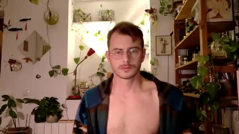 Snapshot of vivid_ether chatting on January 2025 10:02:01 PM Viv online show from January 2025 10:02:01 PM