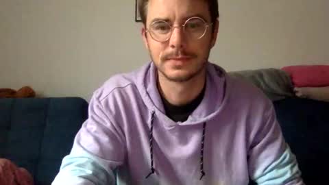 Snapshot of vivid_ether chatting on March 2025 09:38:01 AM Viv online show from March 2025 09:38:01 AM