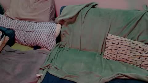 Snapshot of vivid_ether chatting on December 2025 05:51:02 PM Viv online show from December 2025 05:51:02 PM