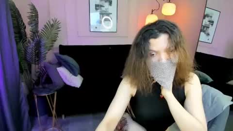 Vivien online show from July 2026 08:37:01 PM
