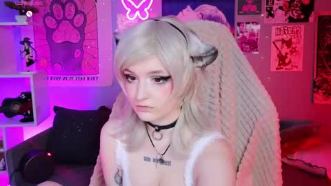 vronnier online show from April 2026 04:24:02 PM