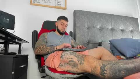 vyxen_ online show from March 2026 08:52:01 PM