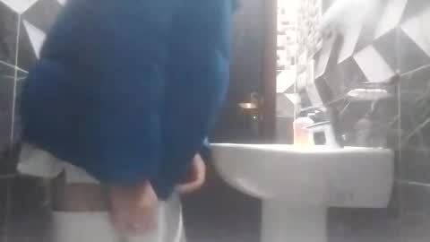 Snapshot of waleeromance chatting on December 2025 06:34:01 PM Hothardick online show from December 2025 06:34:01 PM