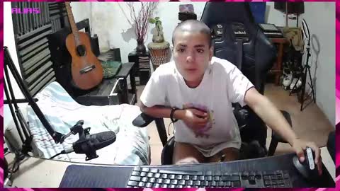 Snapshot of wanda_sra_m chatting on April 2026 01:42:02 PM wanda_sra_m online show from April 2026 01:42:02 PM