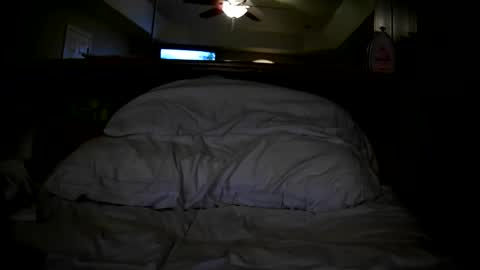 Snapshot of wantingu2john chatting on October 2025 05:37:02 AM wantingu2john online show from October 2025 05:37:02 AM