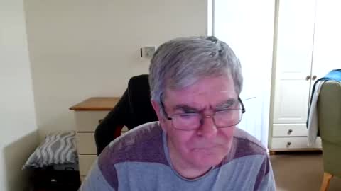 wanttobefree90 online show from April 2026 07:04:01 PM