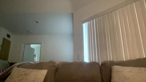 warrenpeacexxx online show from May 2026 10:28:01 PM